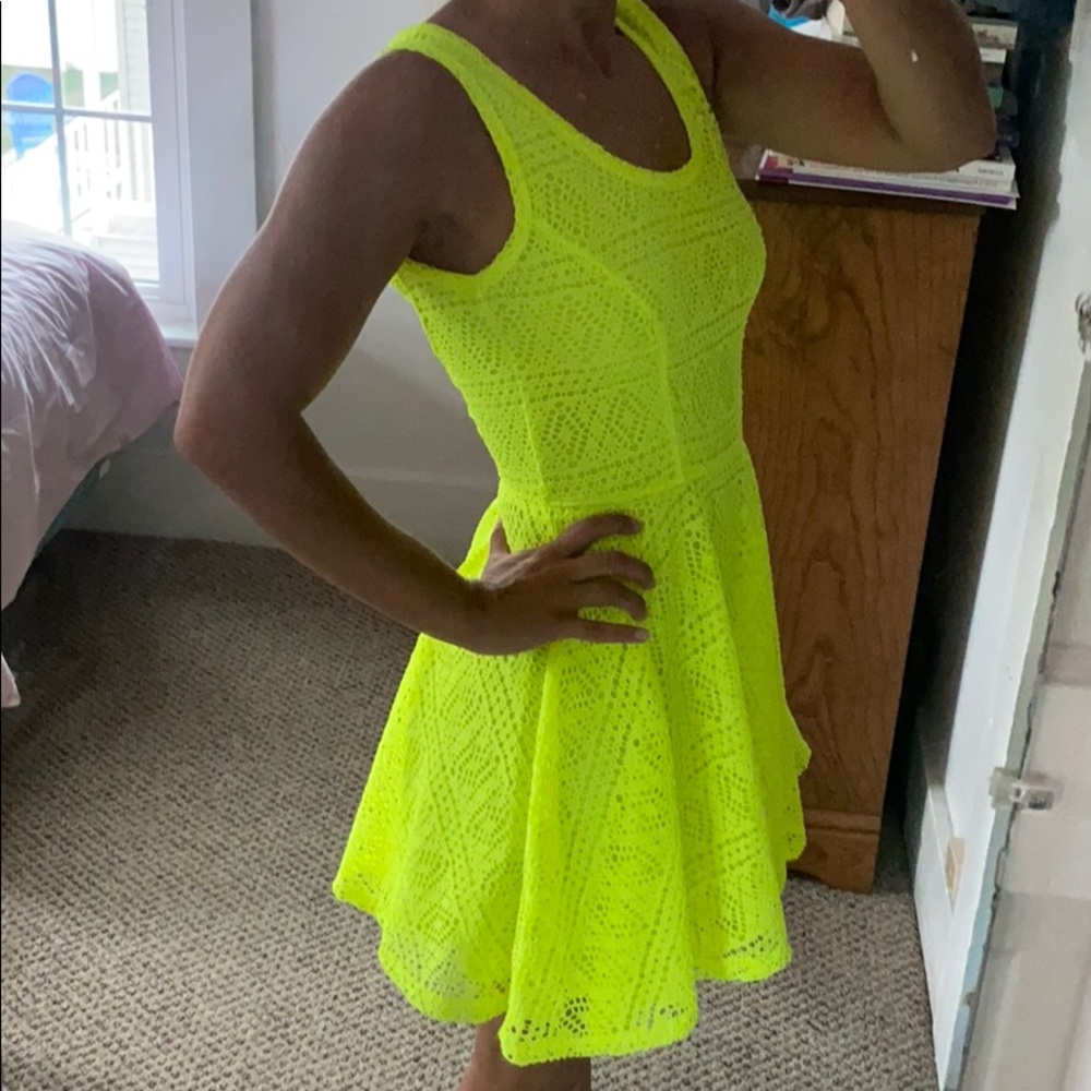 Yellow Express Dress - Picture 3 of 5